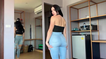 Beautiful step-sister seduces her way into an unforgettable encounter in this Point of view video.