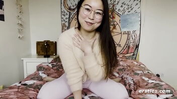 First time: Pretty Chinese dame is very happy to make a masturbation video for you