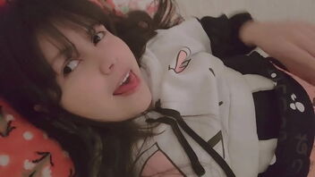 This is an amateur teenager video of Hana Lily, a brown-haired with a big ass, fucking a pillow.