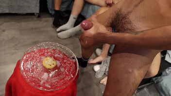 Gay Cookie game: fledgling blow-job and handjob action